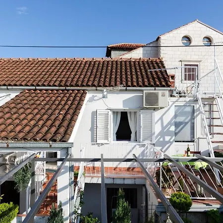 White Wave Guest house
